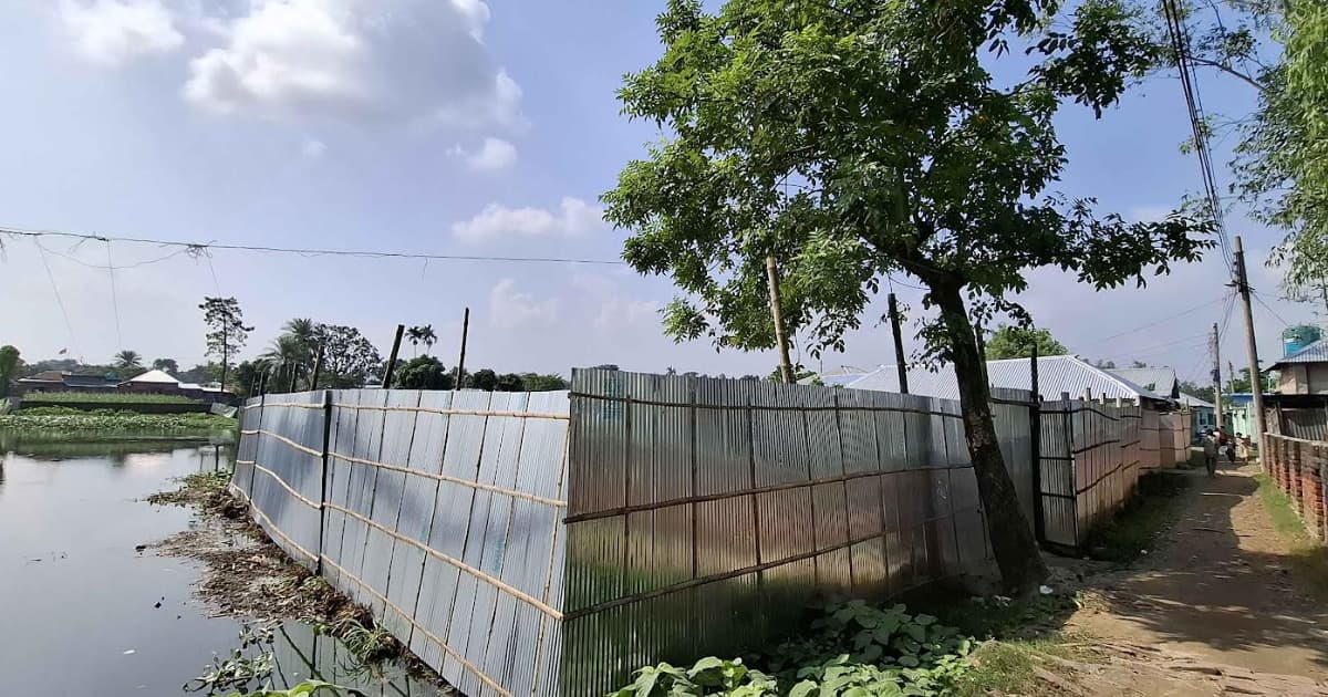 সৈয়দপুরে রেলওয়ের বিশাল জলাশয় ভরাট করে প্লট আকরে বিক্রি