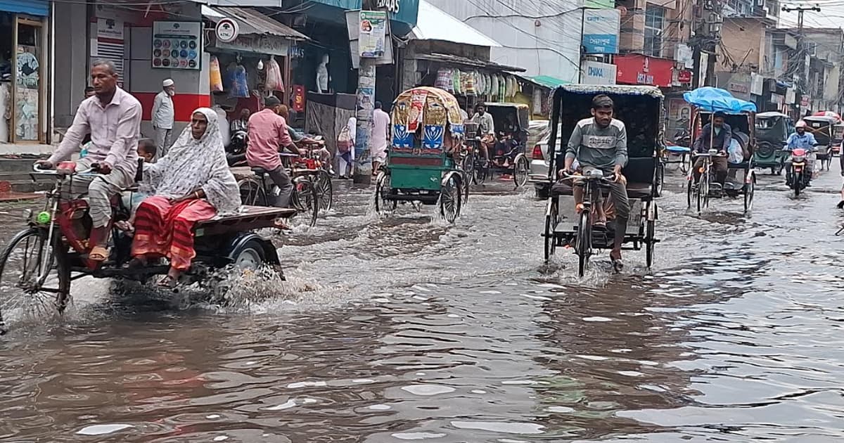 সৈয়দপুরে তুমুল বৃষ্টিতে এসএসসি পরীক্ষার্থীদের চরম ভোগান্তি