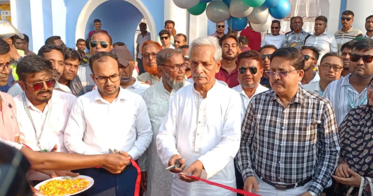 “নাগরদোলায় ঘুরছে মাগুরা,বছর ঘুরে ফিরল শিল্প ও বাণিজ্যে মেলা”