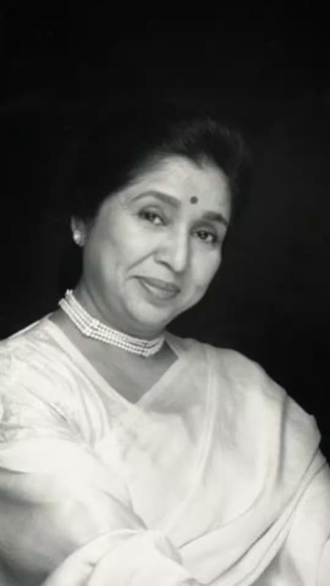 তাঁর গাওয়া গানের সংখ্যা ১২ হাজারের বেশি, যা তাঁকে বিশ্বের অন্যতম সর্বাধিক রেকর্ড করা শিল্পীতে পরিণত করেছে।