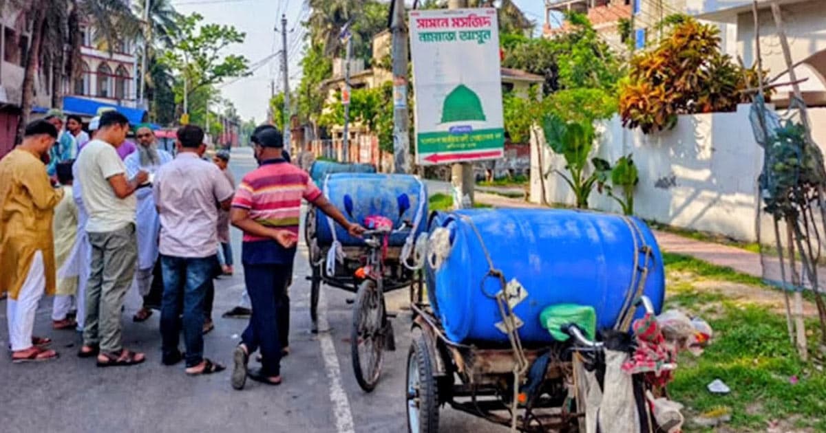 খুলনায় ৬ ড্রাম অবৈধ জ্বালানি তেল জব্দ