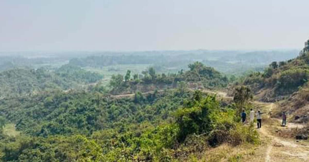 টেকনাফের পাহাড়ে তিন যুবকের মরদেহ উদ্ধার