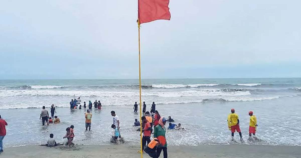 কক্সবাজারে বজ্রপাতে অজ্ঞাত ব্যক্তির মৃত্যু