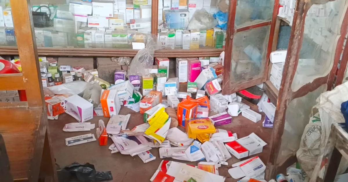 পল্লী চিকিৎসকের দোকানে হামলা, আটক ৩