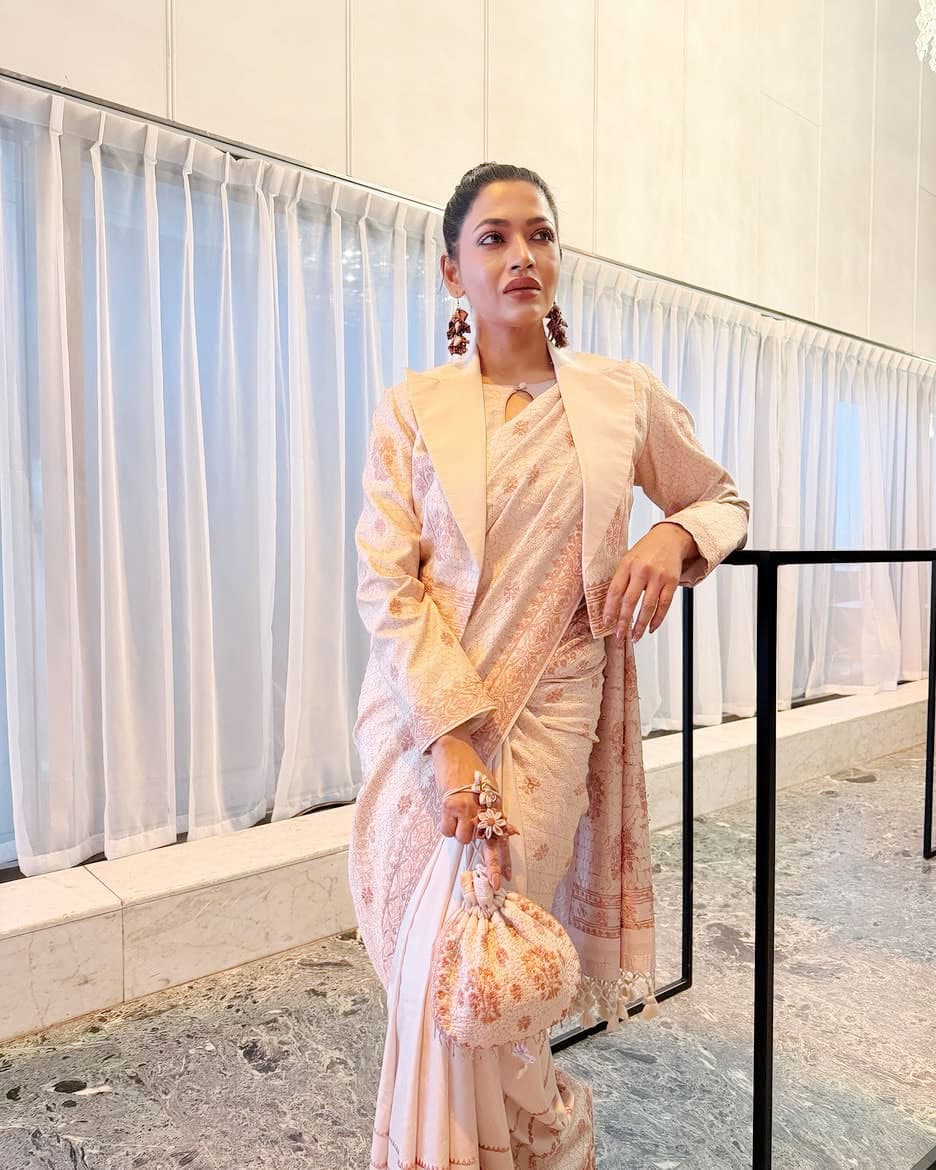 বিষয়টি গণমাধ্যমে নিশ্চিত করে বাঁধন বলেন, “হ্যাঁ, সিনেমাটি নিয়ে আমার সঙ্গে কথাবার্তা চলছে। আগস্টের ১ তারিখ সম্ভবত সিনেমাটির ঘোষণা আসবে। এখানে আমি একজন মানবাধিকারকর্মী, অর্থাৎ আইনজীবীর চরিত্র করছি।”