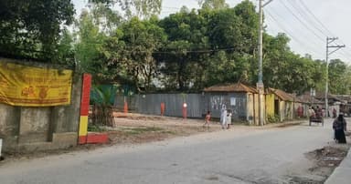 ৭২ ঘণ্টার ব্যবধানে খুঁটিসহ বেড়া অপসারণ সারিয়াকান্দি পৌরসভার