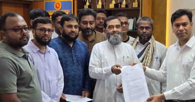 নওগাঁয় গ্যাস-বিদ্যুৎ সংকট ও দ্রব্যমূল্যের ঊর্ধ্বগতির প্রতিবাদে স্মারকলিপি