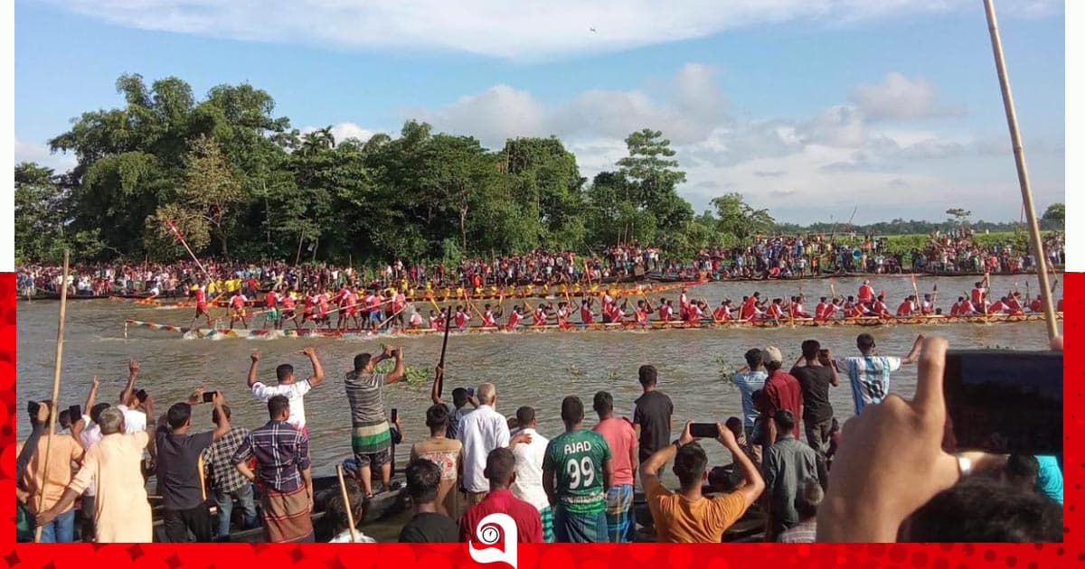 বাধা পেরিয়ে সোনাই নদীতে ঐতিহ্যবাহী নৌকাবাইচ অনুষ্ঠিত