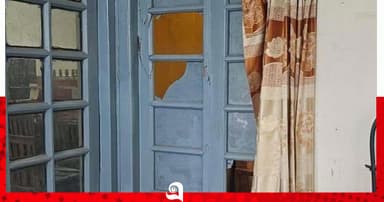 চাঁপাইনবাবগঞ্জে আদালতে বিক্ষোভ, এজলাস ও খাসকামরা ভাঙচুর