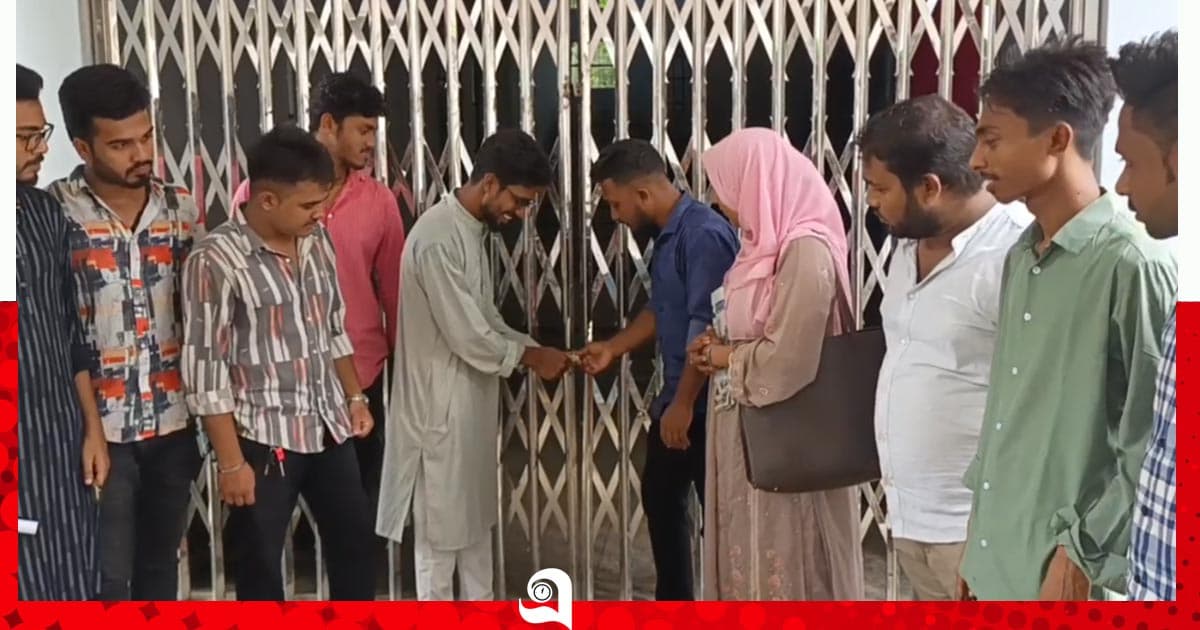 বরিশালে সিভিল সার্জনের বদলির পর ‘কমপ্লিট শাটডাউন’ প্রত্যাহার