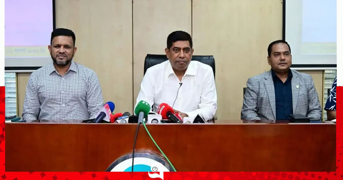 পুলিশের গাড়ীতে হামলার নির্দিষ্ট গোয়েন্দা তথ্য নেই, শুধু ‘রিমাইন্ডার’: ডিবি প্রধান