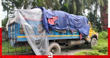 মিয়ানমারে পাচারকালে সার জব্দ, আটক ৪