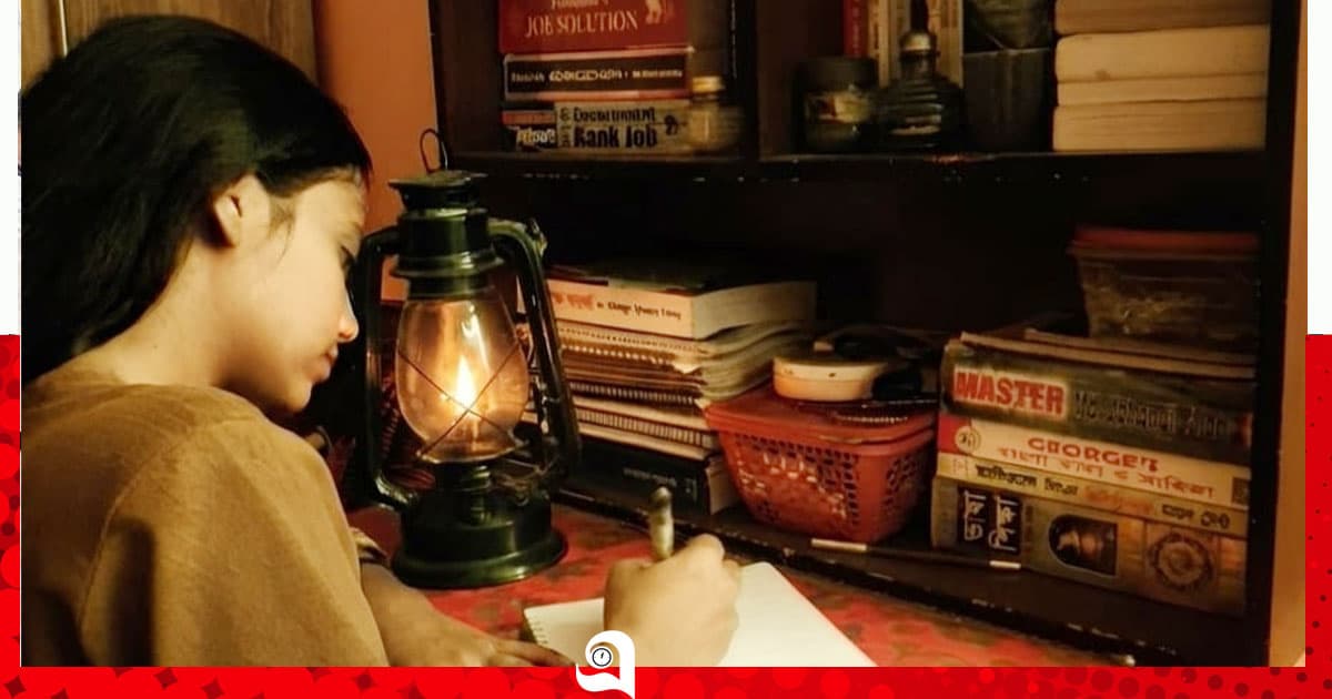 বেরোবিতে লোডশেডিংয়ের দাপট, হারিকেনের আলোয় পরীক্ষার প্রস্তুতি