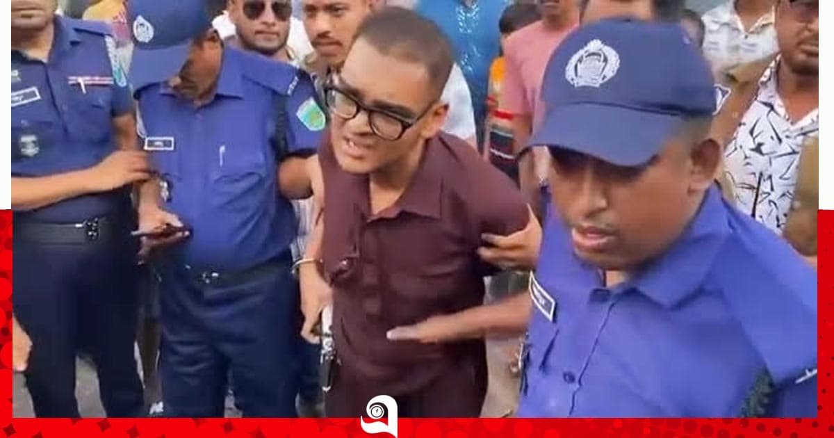 পর্যটন মন্ত্রী ও হুইপ দুলুর পথসভায় পিস্তলসহ যুবক আটক