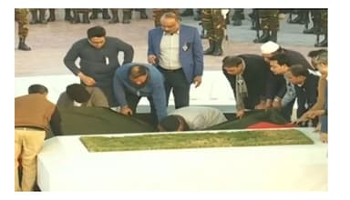 রাষ্ট্রীয় মর্যাদায় দাফন: চিরনিদ্রায় ‘আপসহীন নেত্রী’ বেগম জিয়া