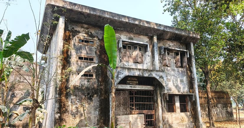 বীরগঞ্জে পরিত্যক্ত জেলখানা এখন ভূতের বাড়ি