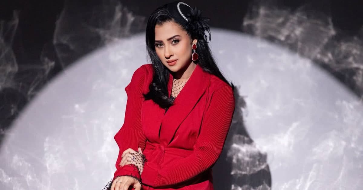বুবলীর ‘রেড অ্যাটিটিউড’
