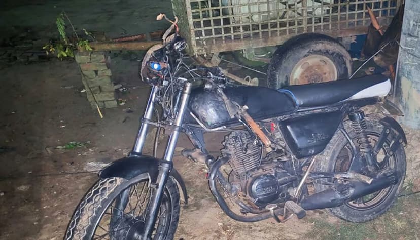 বরিশালে ট্রাকচাপায় প্রাণ গেল ২ যুবকের