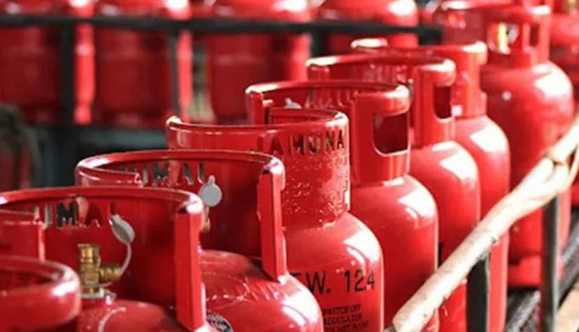 এলপি গ্যাসের দাম ৫৩ টাকা বেড়ে ১৩০৬