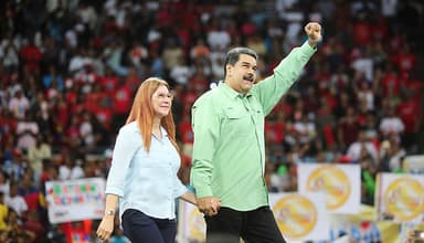 মাদুরোকে নেওয়া হয়েছে নিউইয়র্কে, খোঁজ নেই স্ত্রীর