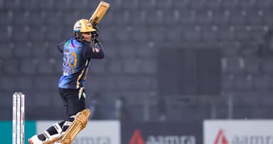 ত্রাতার ভূমিকায় মাহমুদউল্লাহ, রংপুরের জয়