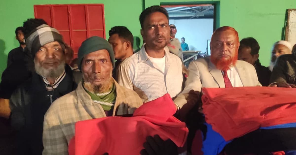 পটুয়াখালীতে শীতবস্ত্র বিতরণ