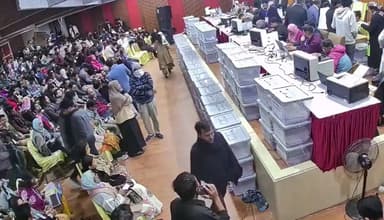 ভিপি-এজিএস পদে হাড্ডাহাড্ডি লড়াই