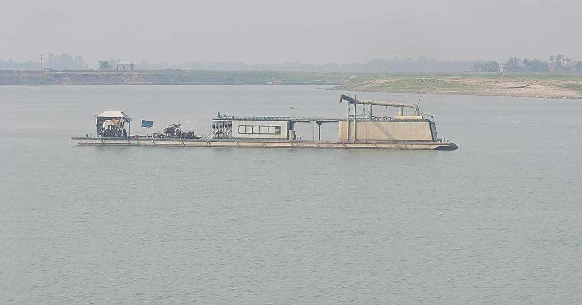 বালু উত্তোলনে জেলা প্রশাসনের নিষেধাজ্ঞা