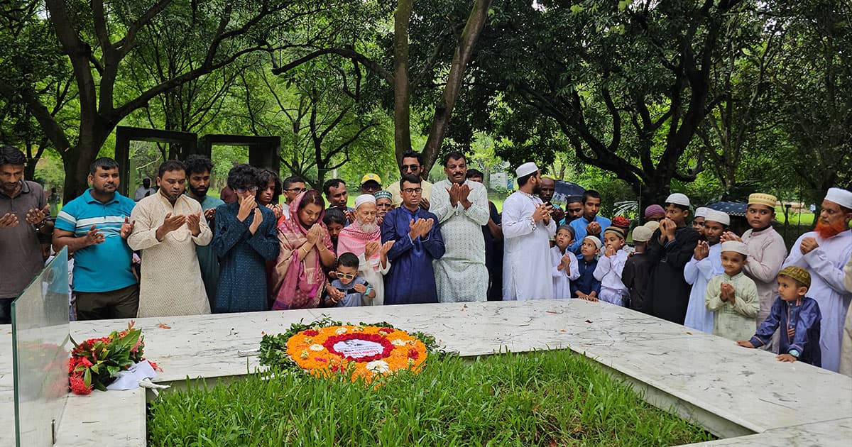 নুহাশপল্লীতে হুমায়ূন আহমেদের প্রয়াণ দিবস