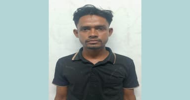 পুলিশের চোখ ফাঁকি দিয়ে ডাকাতি মামলার আসামি পলাতক