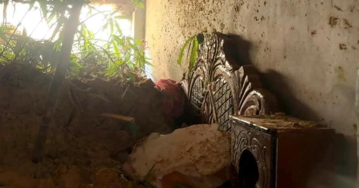 মহেশখালীতে টানা বর্ষণ ও পাহাড়ধসে আহত ১১