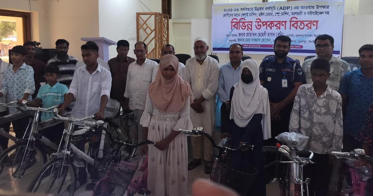মহেশপুরে ৬০ পরিবারের মাঝে উপকরণ বিতরণ