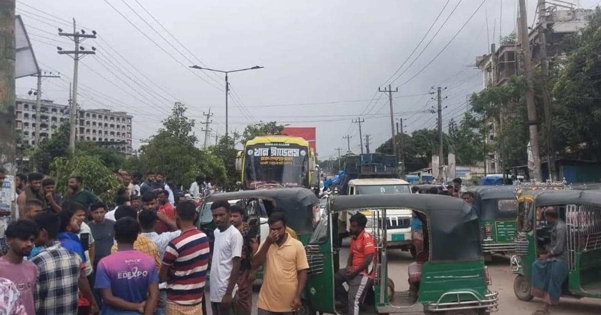 ঢাকা-ময়মনসিংহ মহাসড়কে সিএনজি চালকদের অবরোধ পালিত
