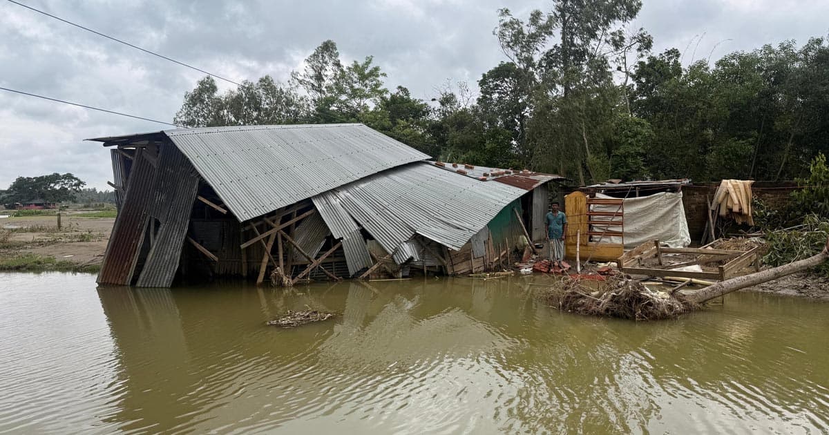বন্যা গেলেও কাটেনি দুর্ভোগ, মেলেনি সহায়তা