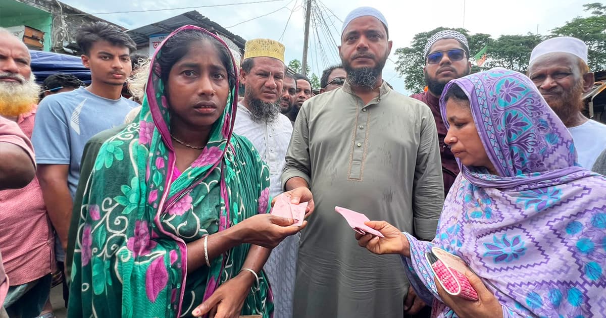 বাউফলে অগ্নিকাণ্ডে ক্ষতিগ্রস্তদের সহায়তা