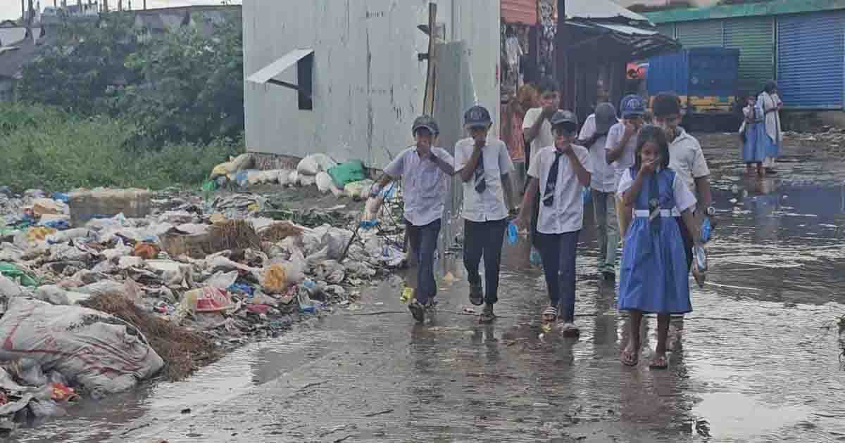 বিদ্যালয়ের পাশেই ময়লার ভাগাড়, দুর্গন্ধে অতিষ্ঠ ২৩৬ শিক্ষার্থী