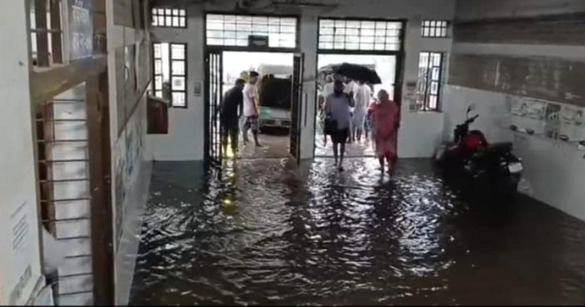 ২৪ ঘণ্টায় রেকর্ড ১০৫ মিমি বৃষ্টিপাত, জনজীবন বিপর্যস্ত