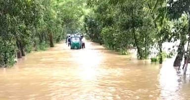 ভারী বর্ষণ ও পাহাড়ি ঢলে রাউজানের নিম্নাঞ্চল প্লাবিত
