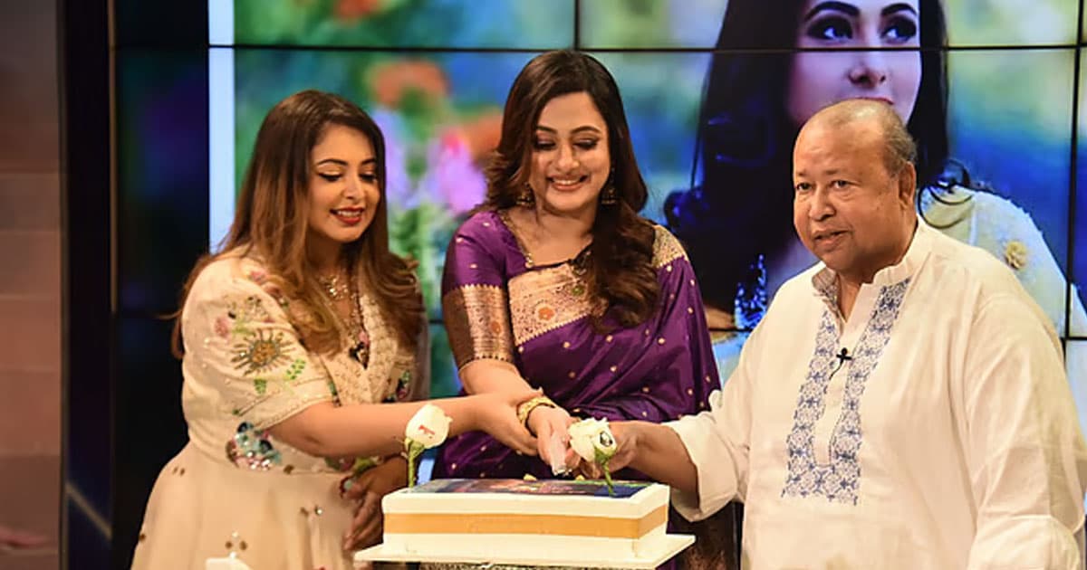 কেক কাটতে গিয়ে ছুরিতে বাধা, চমকে গেলেন পূর্ণিমা