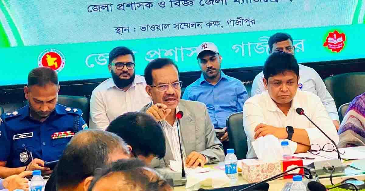 এক মাসের সম্মানী বন্যার্তদের দিচ্ছেন এমপি ফজলুল হক মিলন