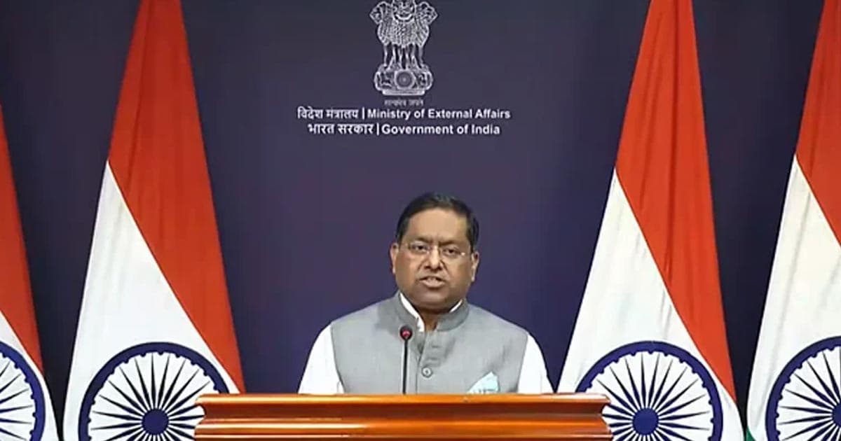 শেখ হাসিনাকে প্রত্যর্পণের অনুরোধ খতিয়ে দেখা হচ্ছে: জয়সওয়াল