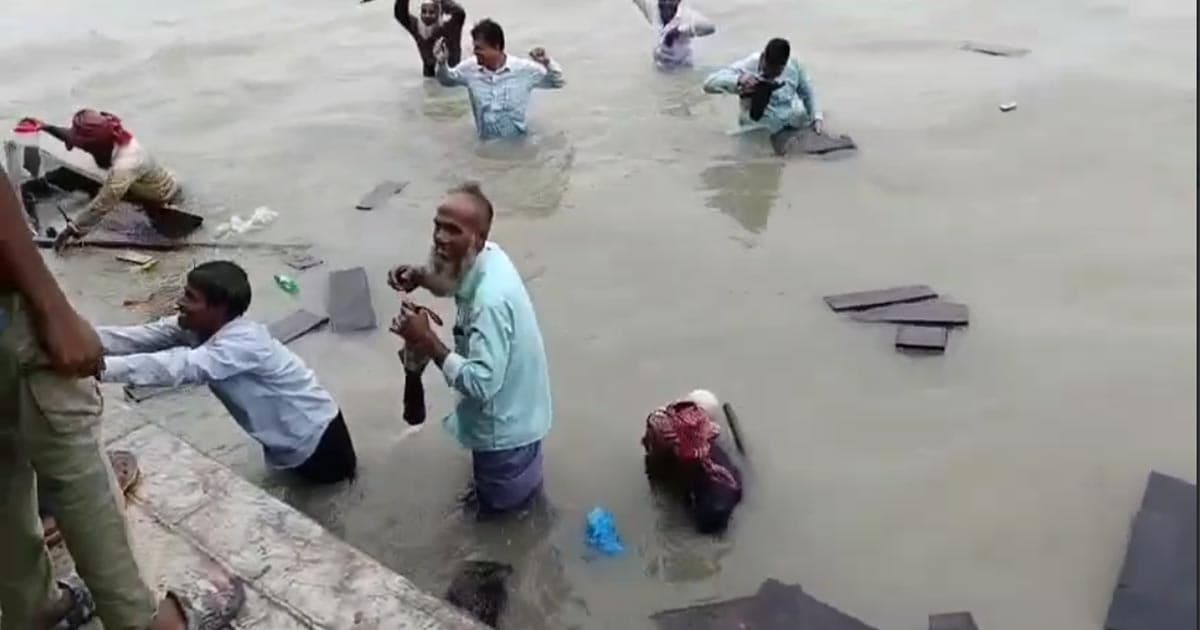 প্রধানমন্ত্রীকে দেখতে এসে নদীতে ডুবল নেতাকর্মীবাহী ট্রলার