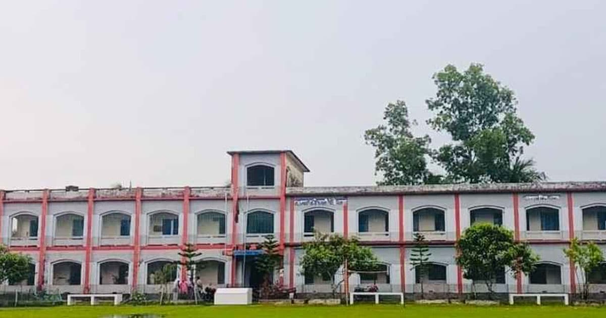 মঠবাড়িয়ায় এইচএসসি পরীক্ষায় অনুপ‌স্থিত ৫১