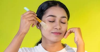 তৈলাক্ত ত্বকের যত্ন নেবেন যেভাবে
