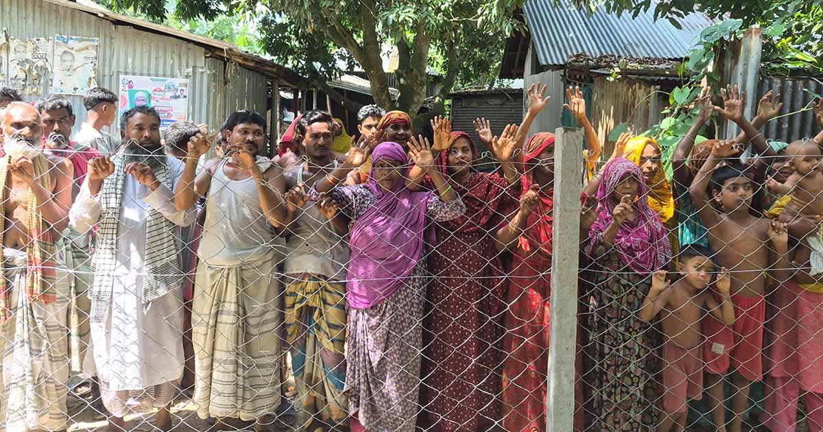 ইউএনওর হস্তক্ষেপে ৩৫ অবরুদ্ধ পরিবার পেল চলাচলের পথ