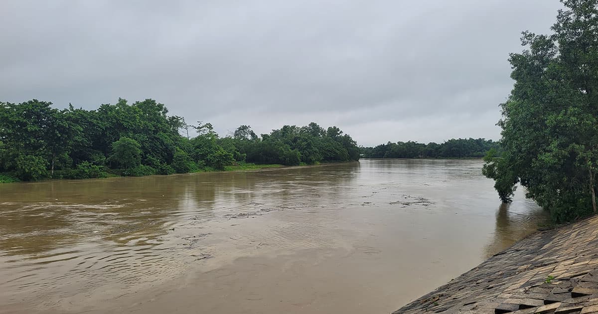 বাড়ছে মনু নদীর পানি, বন্যার শঙ্কা