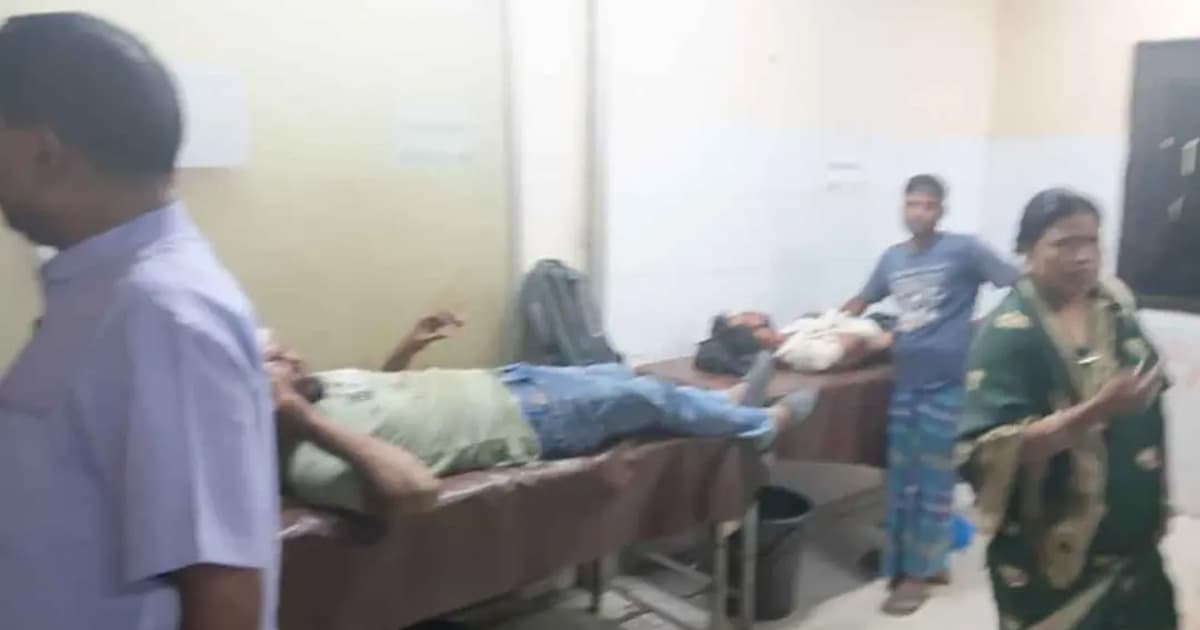 টাঙ্গাইলে ট্রাক-বাসের সংঘর্ষে নিহত ৩