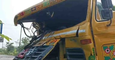 কুষ্টিয়ায় দুই ট্রাকের মুখোমুখি সংঘর্ষে চালক নিহত