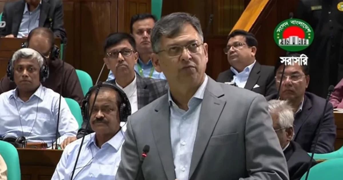 মিয়ানমার সীমান্তে কাঁটাতারের বেড়া দেওয়ার পরিকল্পনা: সংসদে স্বরাষ্ট্রমন্ত্রী