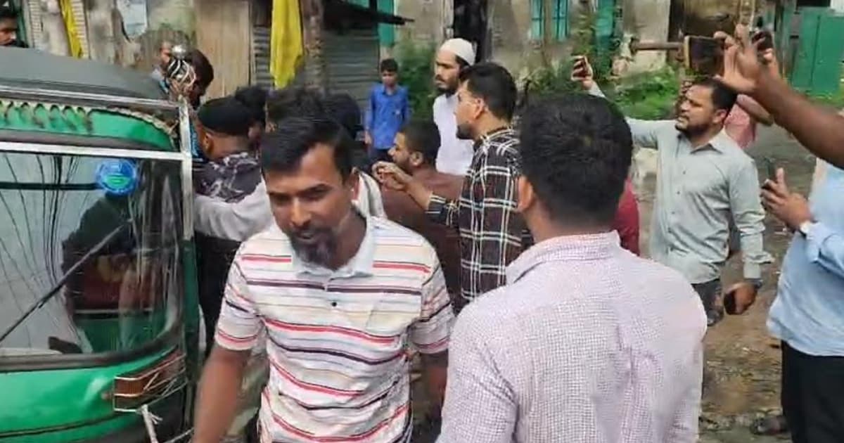 শিক্ষকের ওপর হামলার ভিডিও ধারণ করতে গিয়ে মামলার আসামি সাংবাদিক